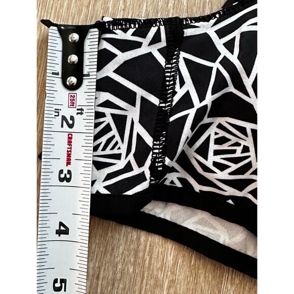 Lululemon | Run Speed Short | 4 Way stretch | Lined | Black/White Rose | SZ 6‎ - Picture 3 of 8